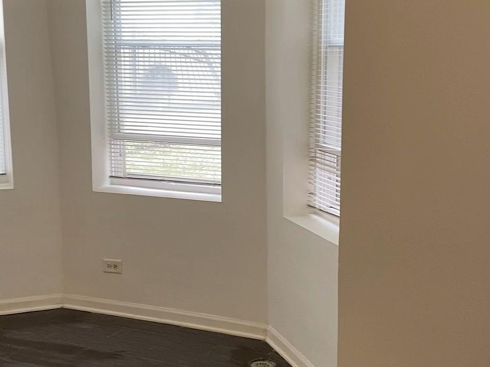 1st image of 2261 W Adams St #1W