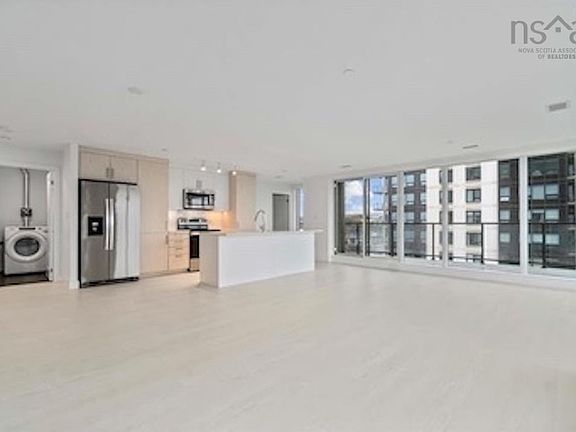 4th image of 72 Seapoint Rd