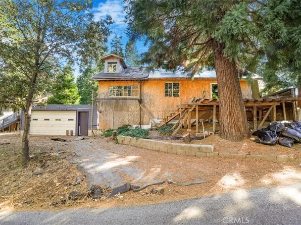705 Clubhouse Dr, Twin Peaks, CA 92391