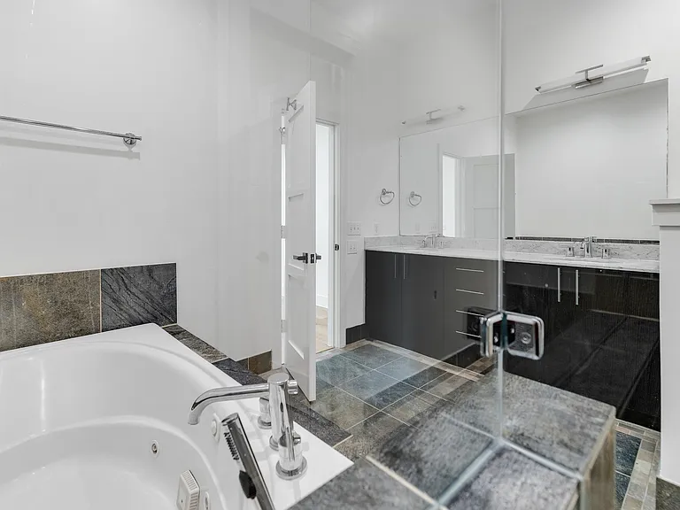 3200 Thomas Ave — Photo 37