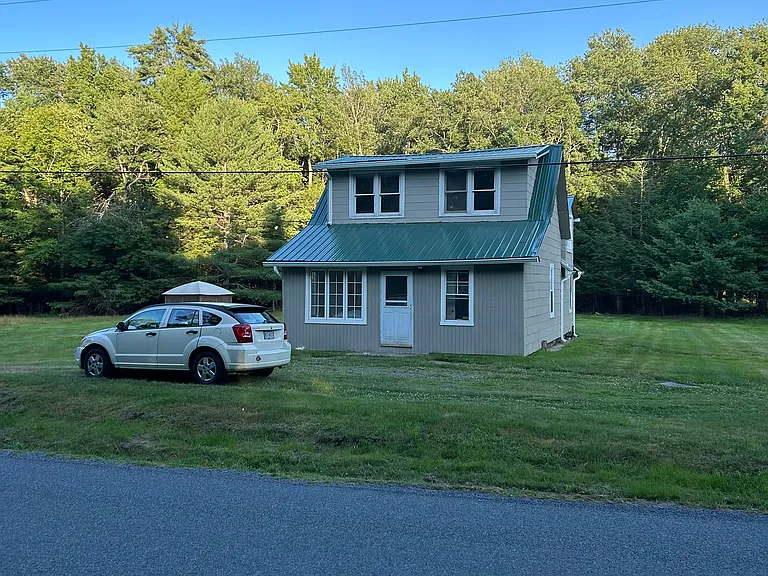 452 Southwoods Dr — Photo 16