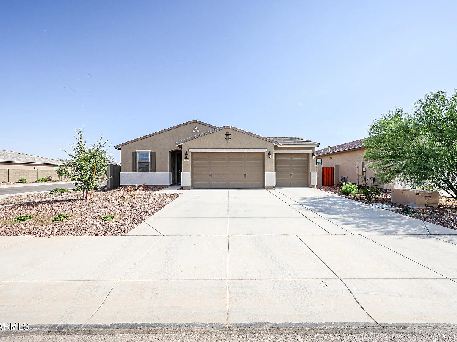 4 bed, 2.0 bath, 1807 sqft, $2,400 — Photo 1