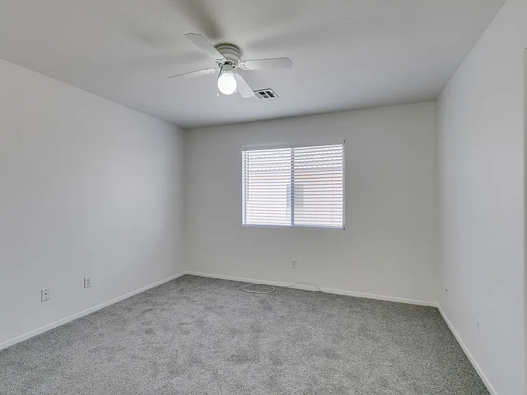 5025 Glittering Star Ct N — Photo 38