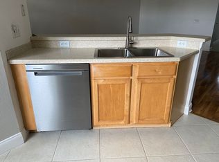 575 Shoreham Ct NE, Saint Petersburg, FL 33716