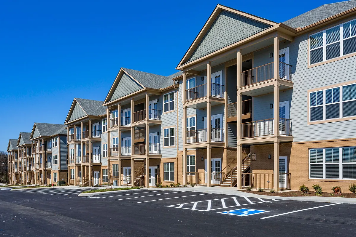 Building Photo - Madison Crest