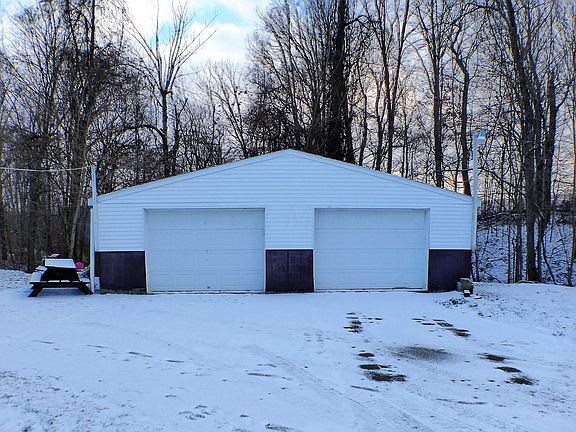 2nd image of 2852 County Road 77
