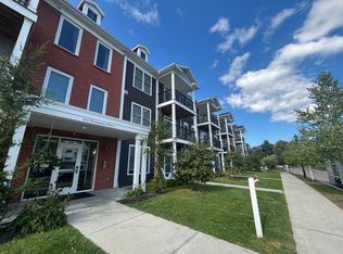 102 Perimeter Dr #201, Colchester, VT 05446