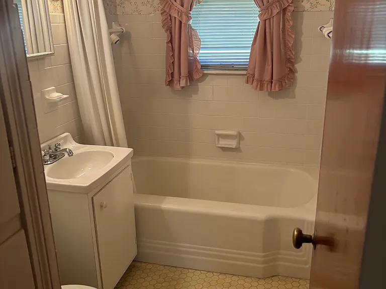 412 Joan Ave — Photo 5