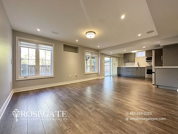 3rd image of 161 Cranbrook Cres #2