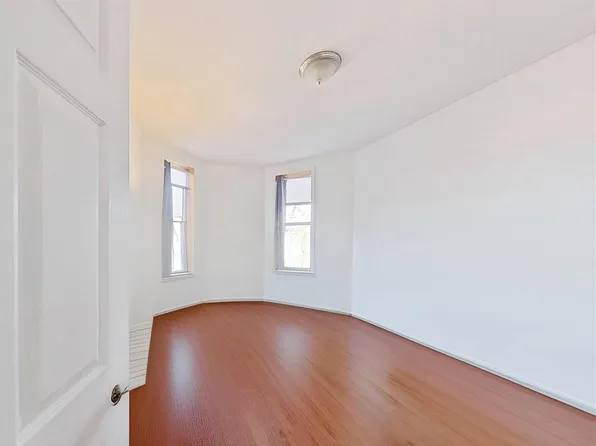 761 39th St, Brooklyn, NY 11232
