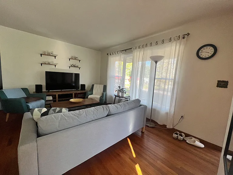 411 N Hillsdale Dr — Photo 11