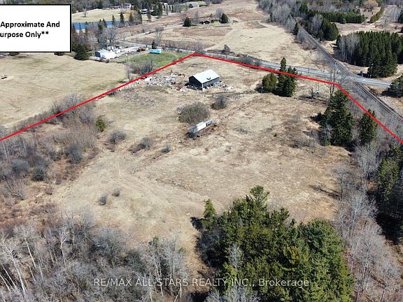 3rd image of 15672 Warden Ave
