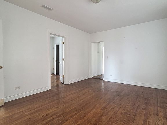 5th image of 6928 S Maplewood Ave