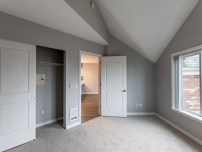 700 Broadway Apartments — Photo 9