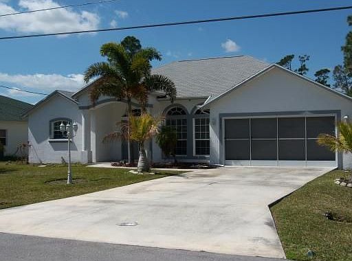 2nd image of 6007 NW Baynard Dr