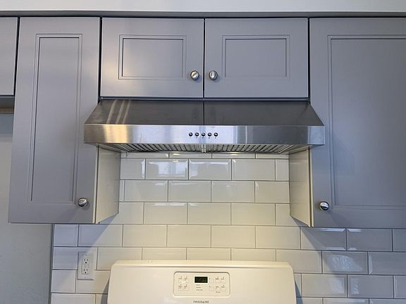 tile backsplash