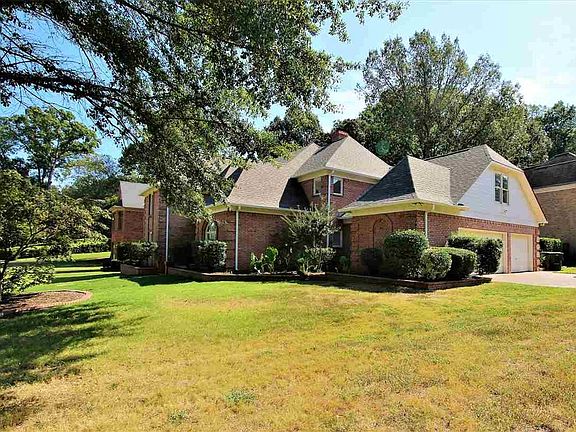 2nd image of 8859 Plantation Oaks Dr