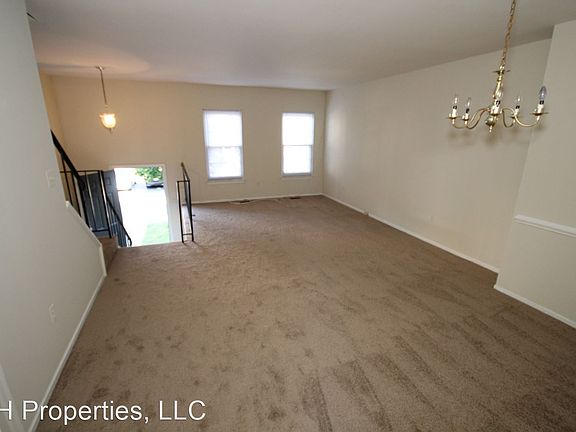 3rd image of 602 Ivy League Ln