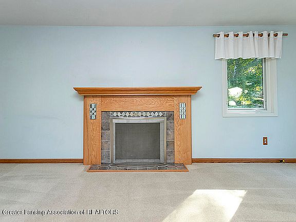 4th image of 2715 Linden St