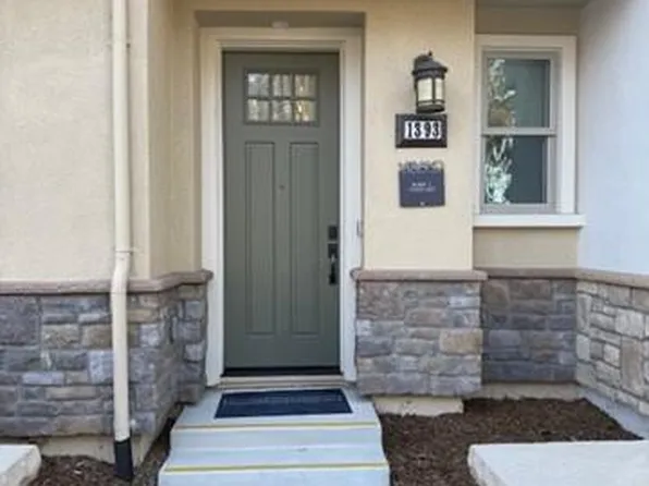 1393 W Middlefield Rd, Mountain View, CA 94043