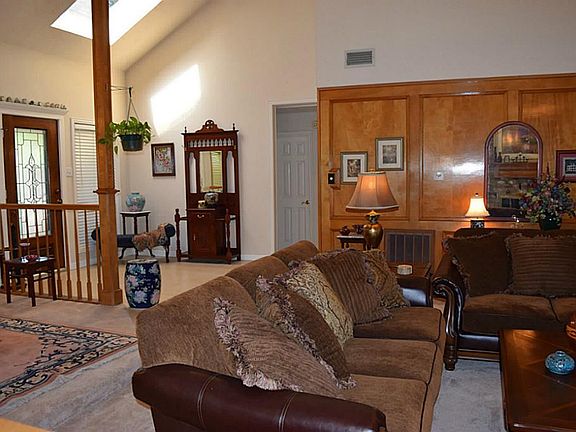 3rd image of 15435 Cabildo Dr