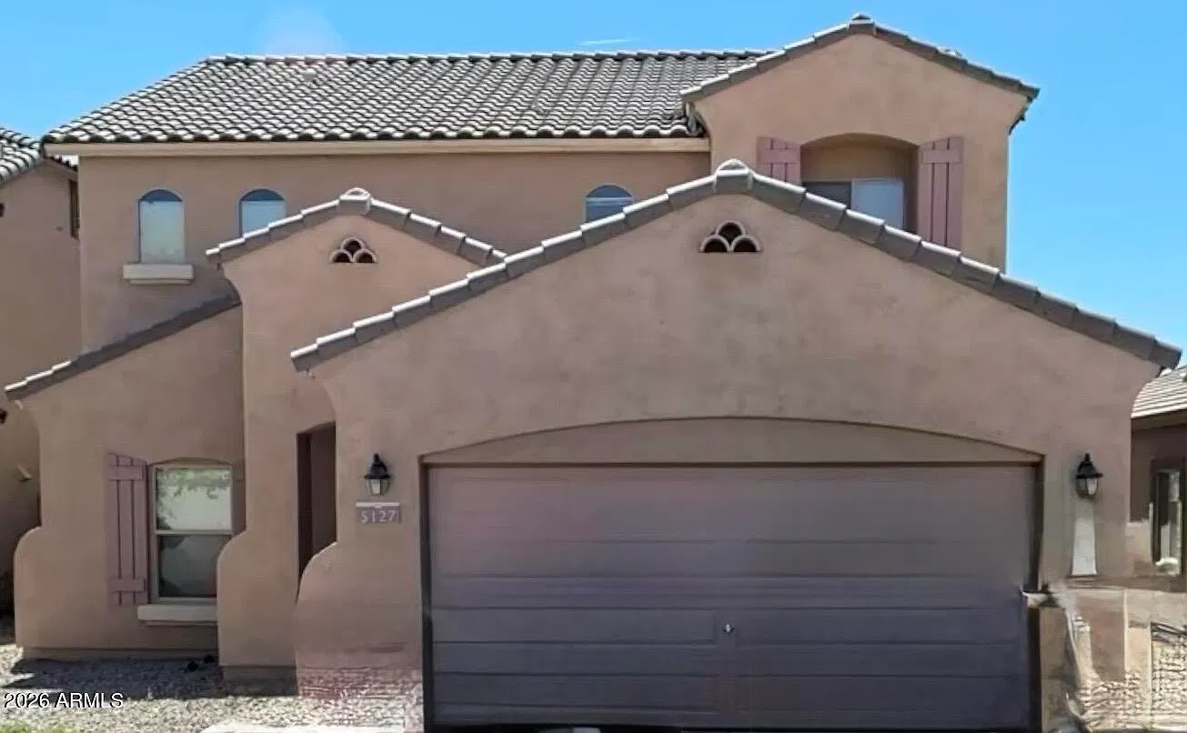 4 bed, 2.5 bath, 2368 sqft, $2,395 — Photo 1