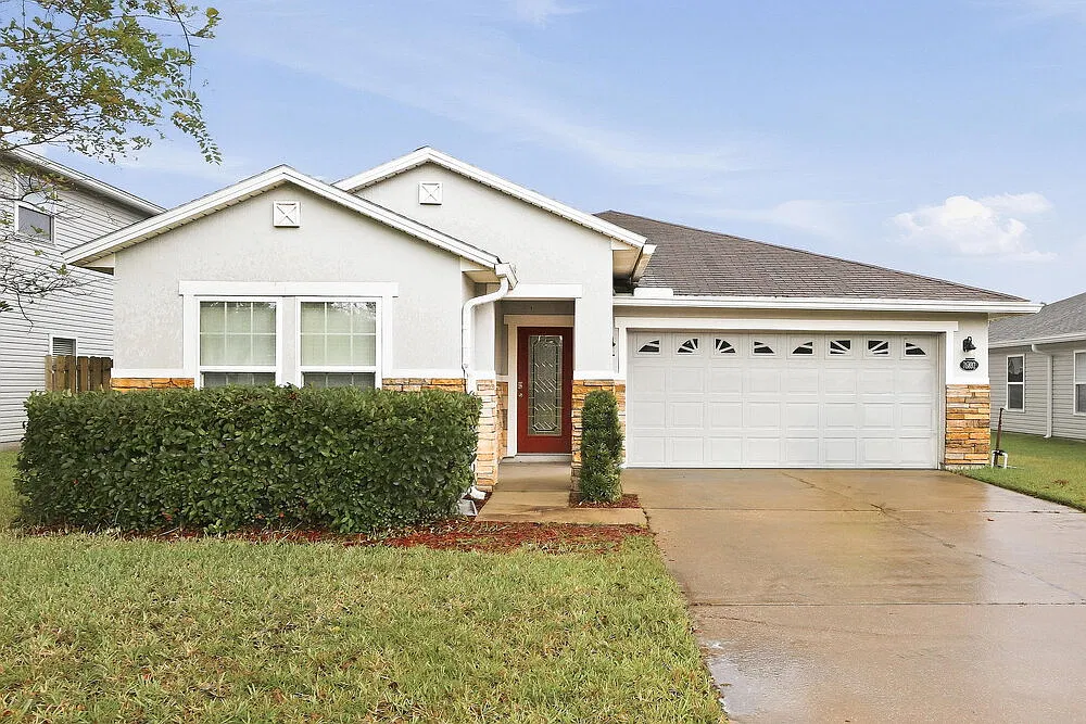 3 bed, 2.0 bath, 1685 sqft, $2,315 — Photo 1