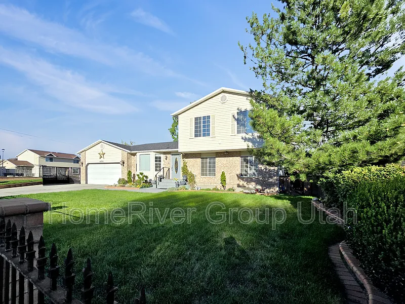 1 bed, 1.0 bath, 2434 sqft, $1,500 — Photo 2