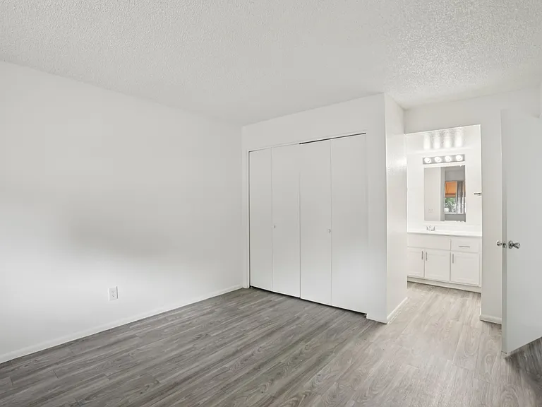 Lemon Grove Apartments — Photo 28