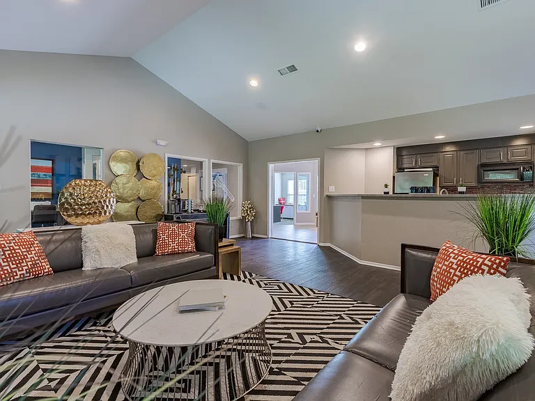 Hampton Greene Apartment Homes — Photo 13