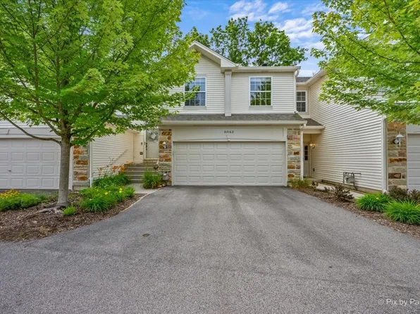 8043 Sierra Woods Ln #8043, Carpentersville, IL 60110