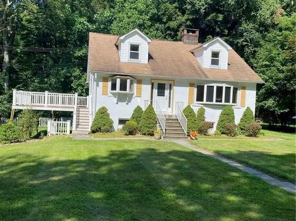 5 Sycamore Road, Mahopac, NY 10541