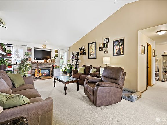 4th image of 19910 15th Avenue E