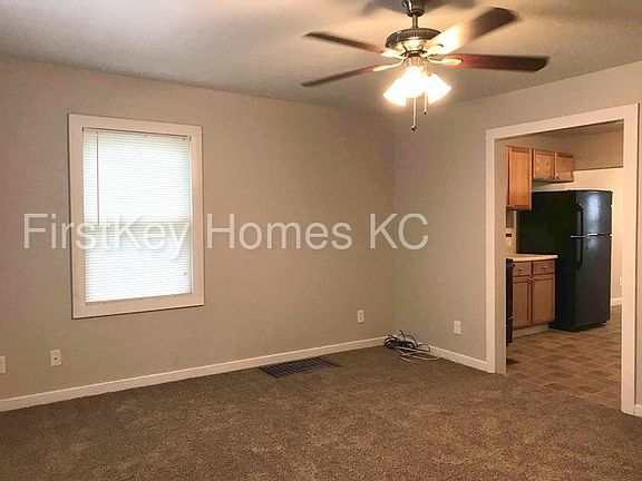 3rd image of 7919 Agnes Ave