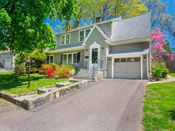 108 Garden St, Needham, MA 02492