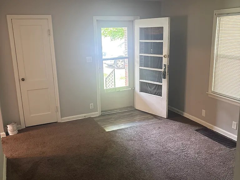 801 Wedeking Ave #A — Photo 4