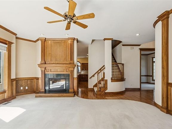 5th image of 14011 Bond St