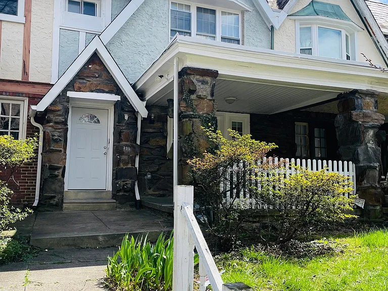 206 Stoneway Ln — Photo 4