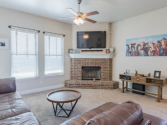4th image of 1022 Pine Leaf Pl