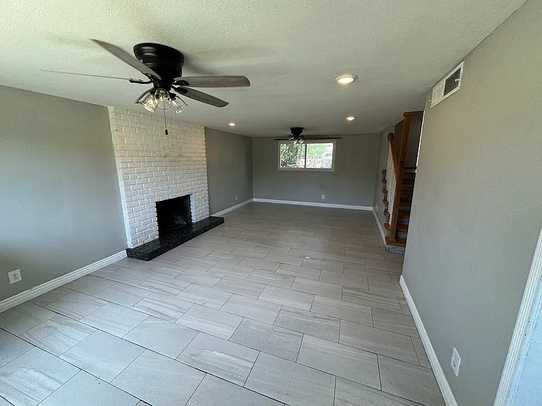 1107 E Broadmor Dr — Photo 13
