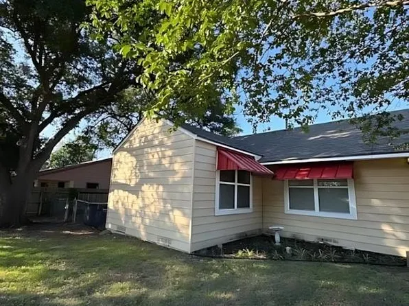 1101 E 30th St, Bryan, TX 77802