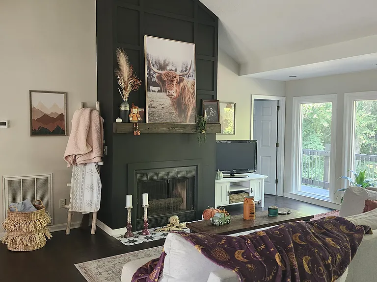 724 Sandburg Pl — Photo 2
