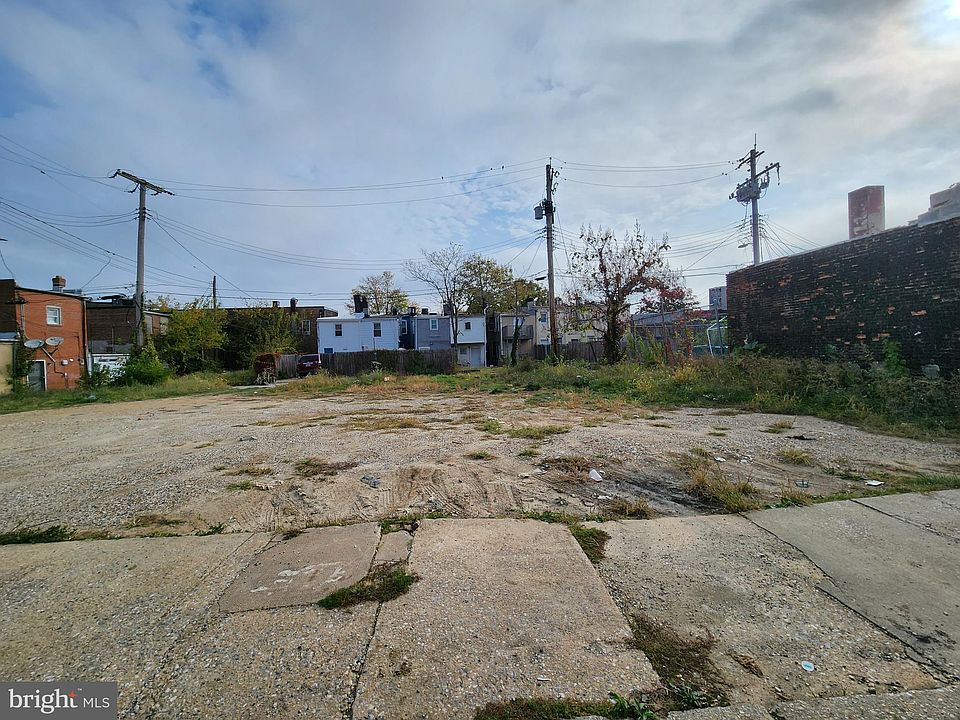 1st image of 702 N Bradford St