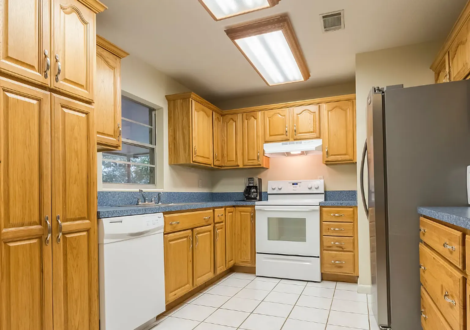 3/2 Home in Northwood Ready for Move-In! — Photo 3