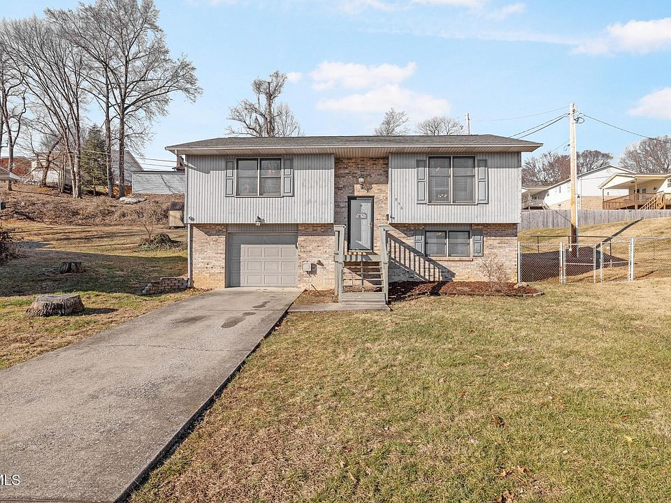 1st image of 956 Lane Dr