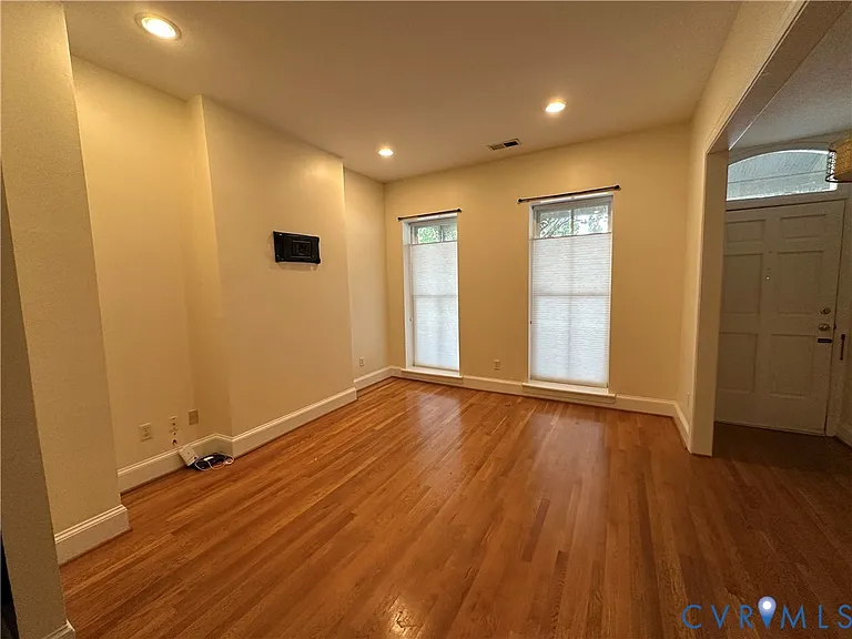 522 N 1st St — Photo 11