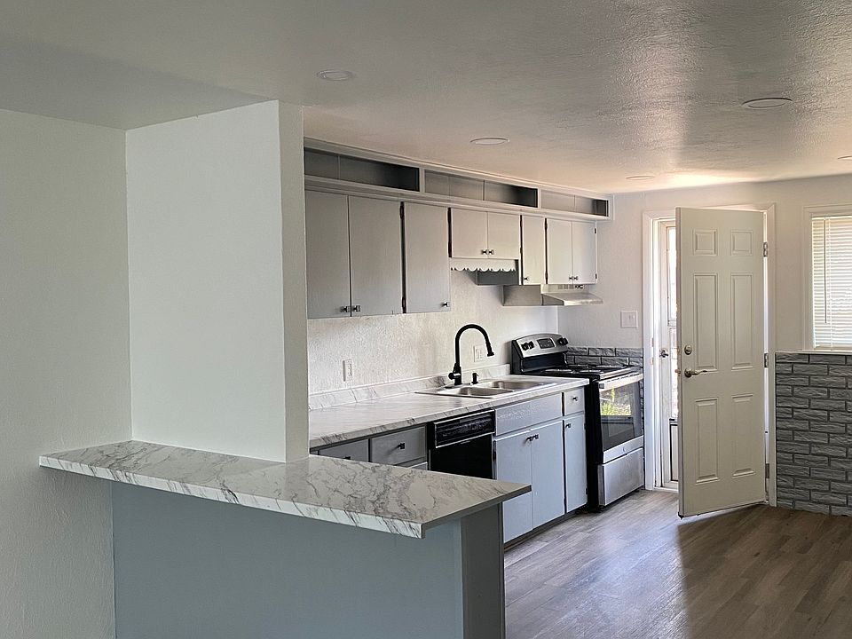 Open kitchen and living room floorplan