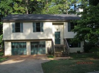 2219 Scarbrough Dr, Stone Mountain, GA 30088