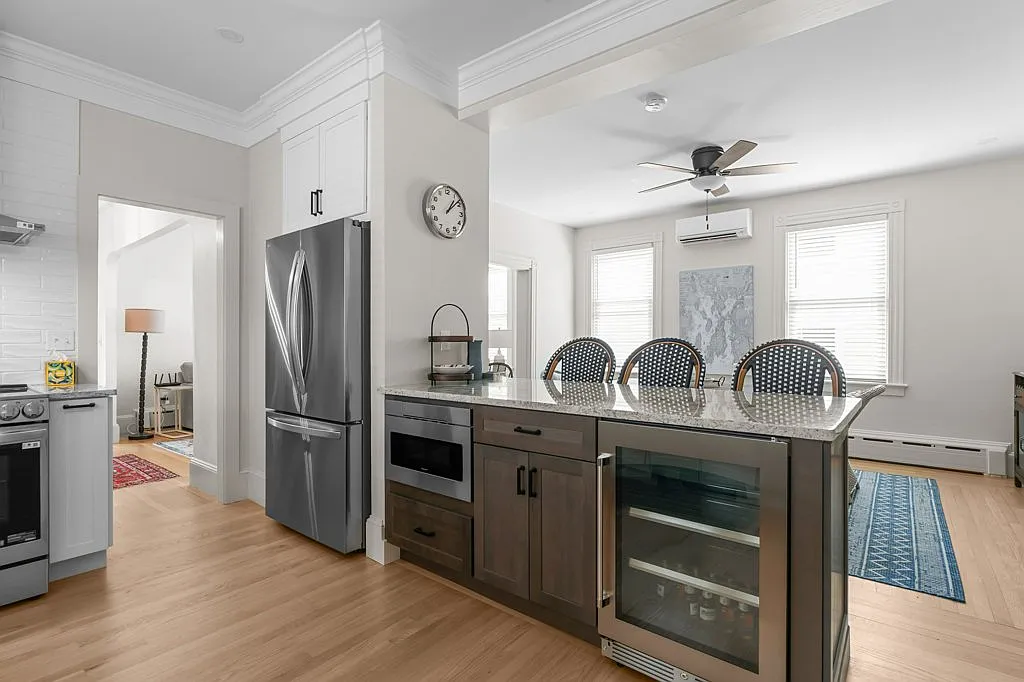3 bed, 2.5 bath, 1500 sqft, $3,500 — Photo 4