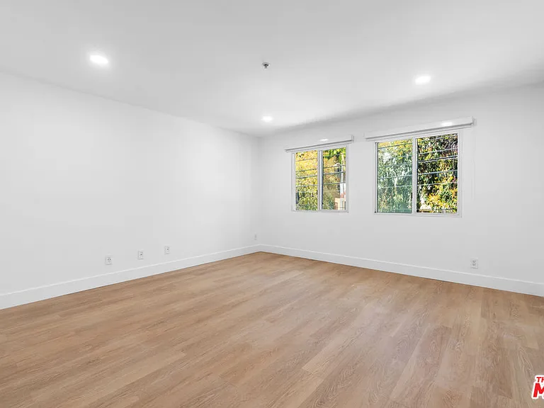 16100 W Sunset Blvd #201 — Photo 15